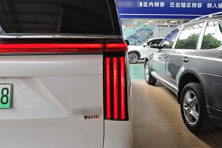 Used Wey Gaoshan 2025 Four-Wheel Drive Alpine 8 Right Rear Taillight