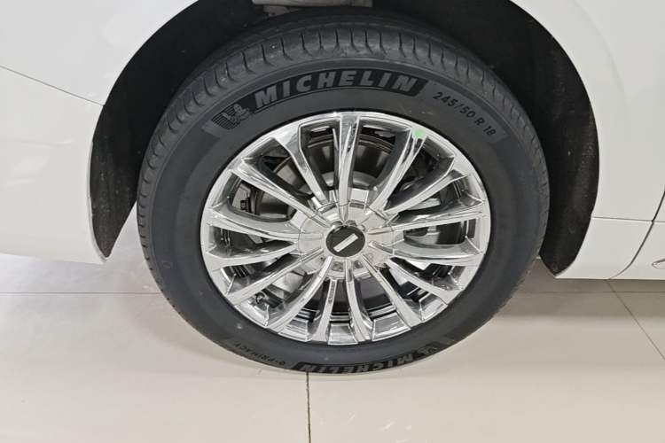 Used Wey Gaoshan 2025 Four-Wheel Drive Alpine 8 Right Rear Wheel Hub