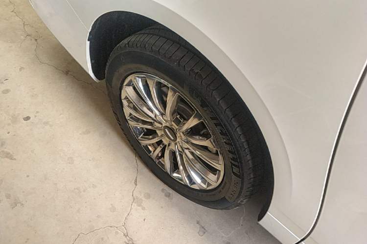 Used Wey Gaoshan 2025 Four-Wheel Drive Alpine 8 Right Rear Wheel Hub