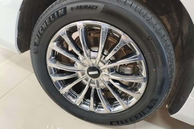 Used Wey Gaoshan 2025 Four-Wheel Drive Alpine 8 Right Rear Wheel Hub
