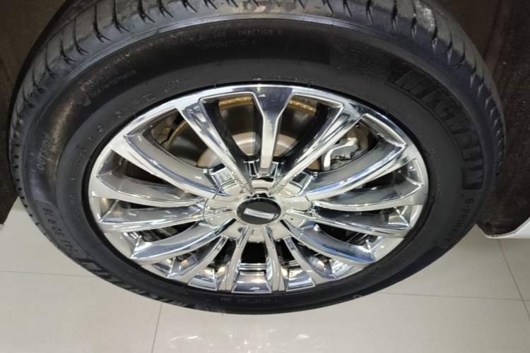 Used Wey Gaoshan 2025 Four-Wheel Drive Alpine 8 Right Rear Wheel Hub