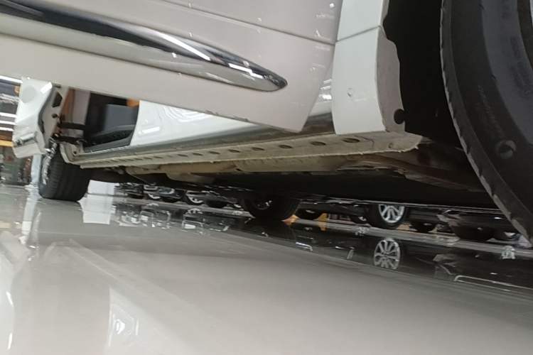 Used Wey Gaoshan 2025 Four-Wheel Drive Alpine 8 Right Side Sill
