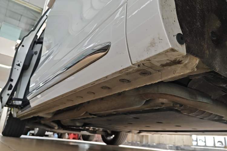 Used Wey Gaoshan 2025 Four-Wheel Drive Alpine 8 Right Side Sill
