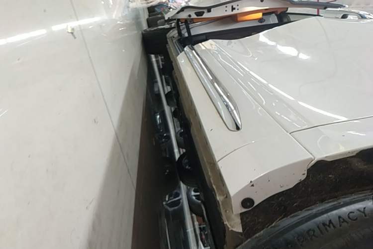 Used Wey Gaoshan 2025 Four-Wheel Drive Alpine 8 Right Side Sill