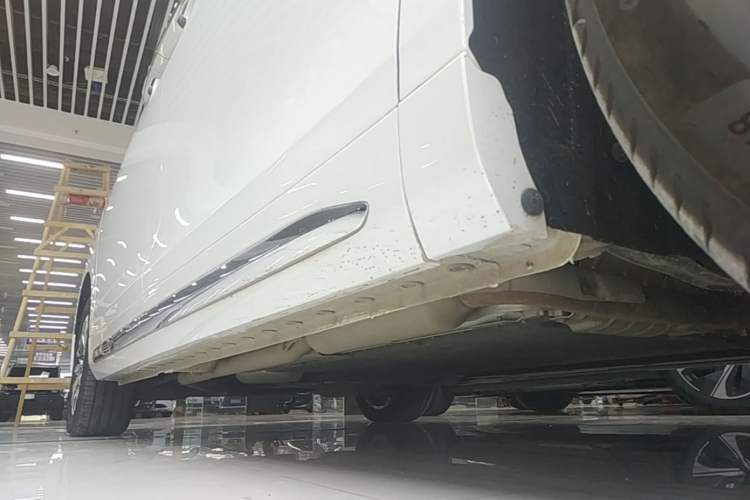 Used Wey Gaoshan 2025 Four-Wheel Drive Alpine 8 Right Side Sill