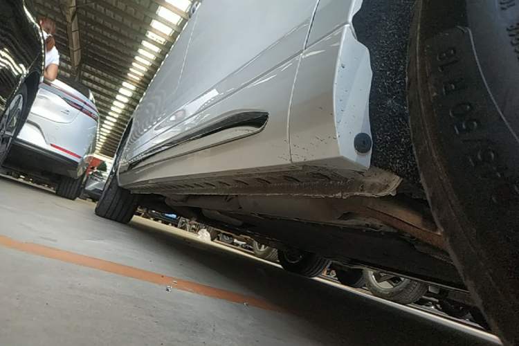 Used Wey Gaoshan 2025 Four-Wheel Drive Alpine 8 Right Side Sill