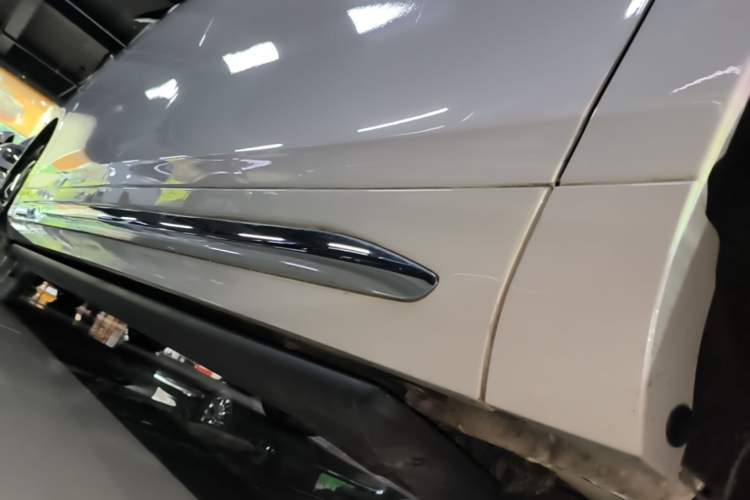 Used Wey Gaoshan 2025 Four-Wheel Drive Alpine 8 Right Side Sill
