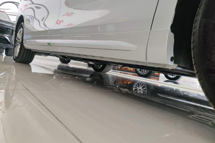 Used Wey Gaoshan 2025 Four-Wheel Drive Alpine 8 Right Side Sill