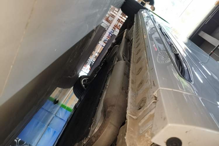 Used Wey Gaoshan 2025 Four-Wheel Drive Alpine 8 Right Side Sill
