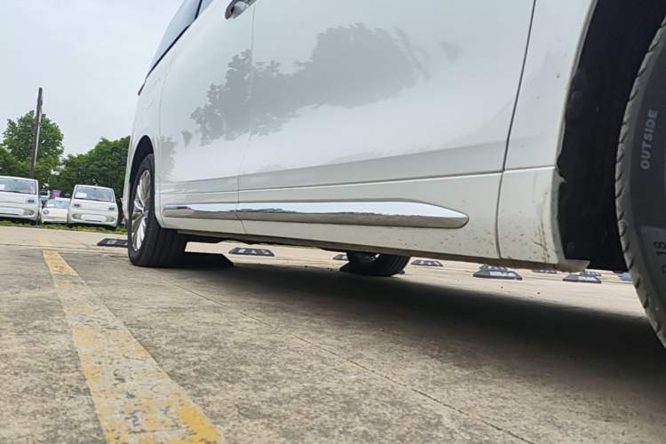 Used Wey Gaoshan 2025 Four-Wheel Drive Alpine 8 Right Side Sill