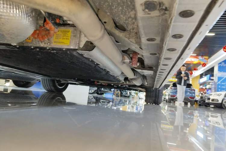 Used Wey Gaoshan 2025 Four-Wheel Drive Alpine 8 Right Side Sill