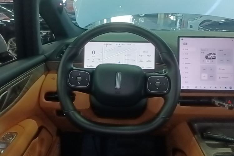 Used Wey Gaoshan 2025 Four-Wheel Drive Alpine 8 Steering Wheel