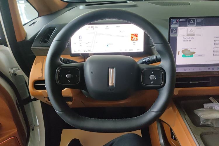 Used Wey Gaoshan 2025 Four-Wheel Drive Alpine 8 Steering Wheel