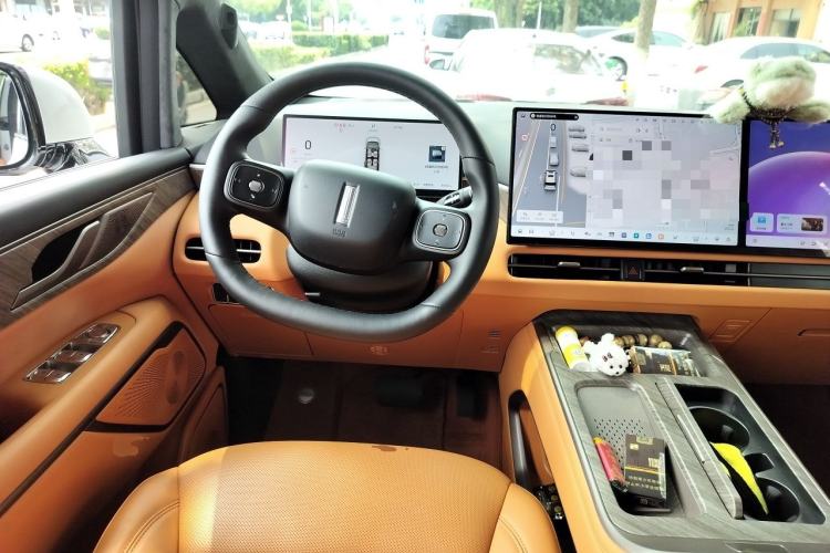 Used Wey Gaoshan 2025 Four-Wheel Drive Alpine 8 Steering Wheel