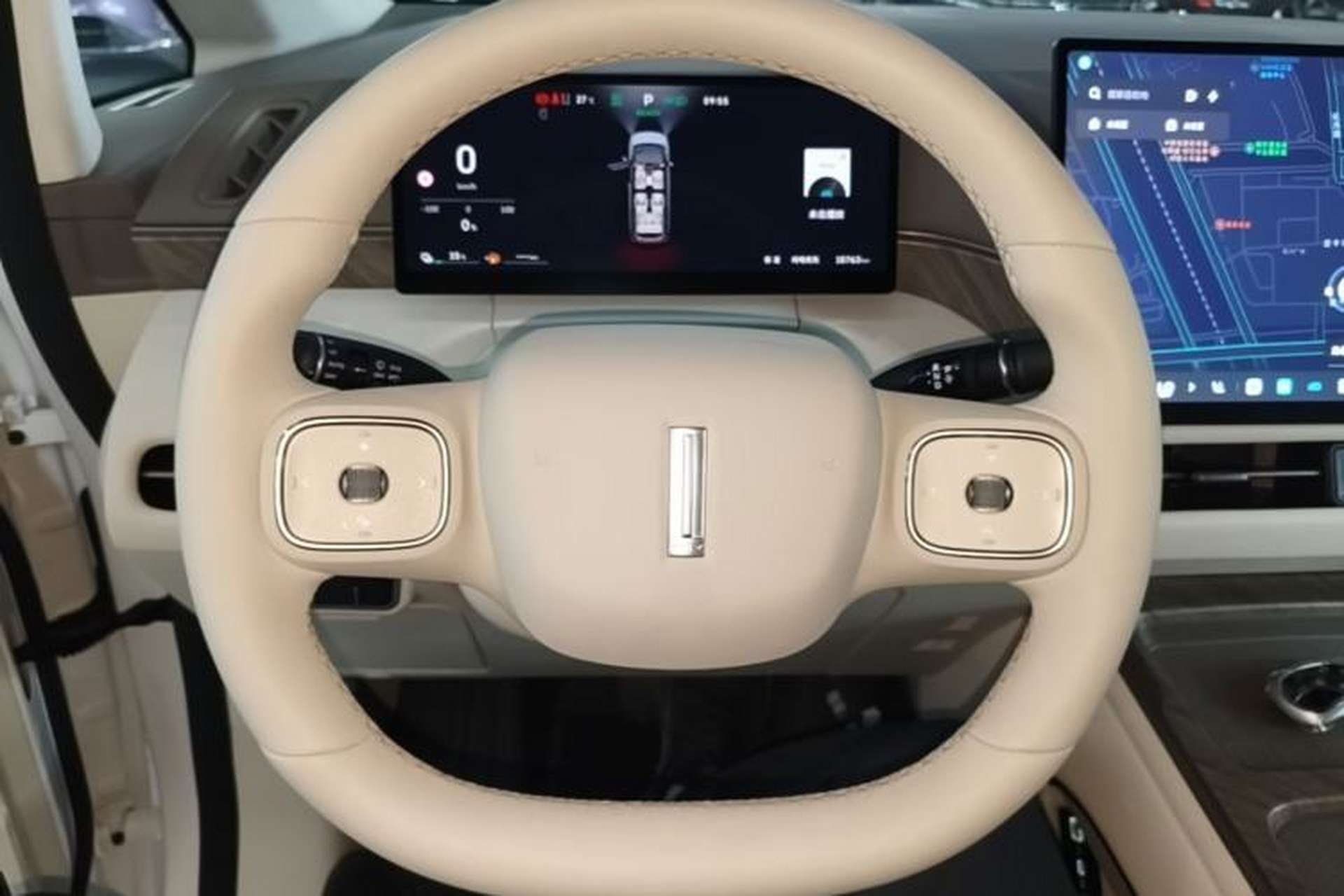 Used Wey Gaoshan 2025 Four-Wheel Drive Alpine 8 Steering Wheel
