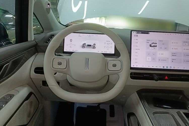 Used Wey Gaoshan 2025 Four-Wheel Drive Alpine 8 Steering Wheel