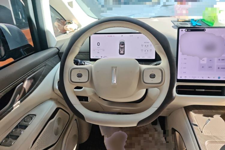 Used Wey Gaoshan 2025 Four-Wheel Drive Alpine 8 Steering Wheel