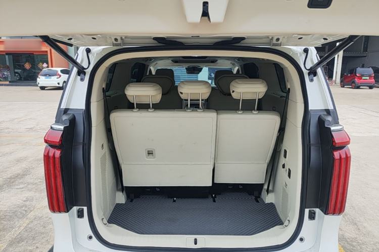 Used Wey Gaoshan 2025 Four-Wheel Drive Alpine 8 Trunk