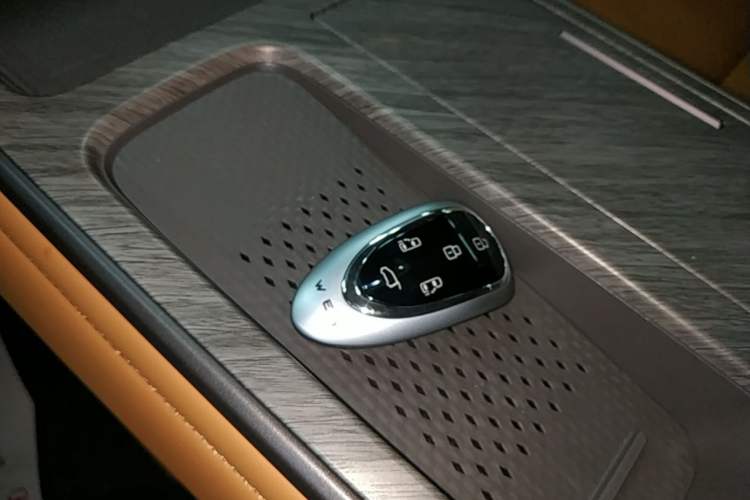 Used Wey Gaoshan 2025 Four-Wheel Drive Alpine 8 Vehicle Key
