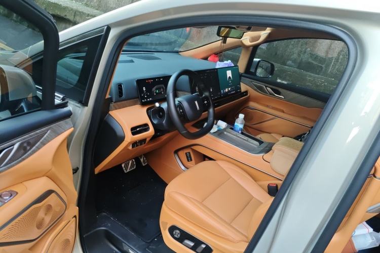 Used Wey Gaoshan 2025 Four-Wheel Drive Alpine 8 Driver Seat