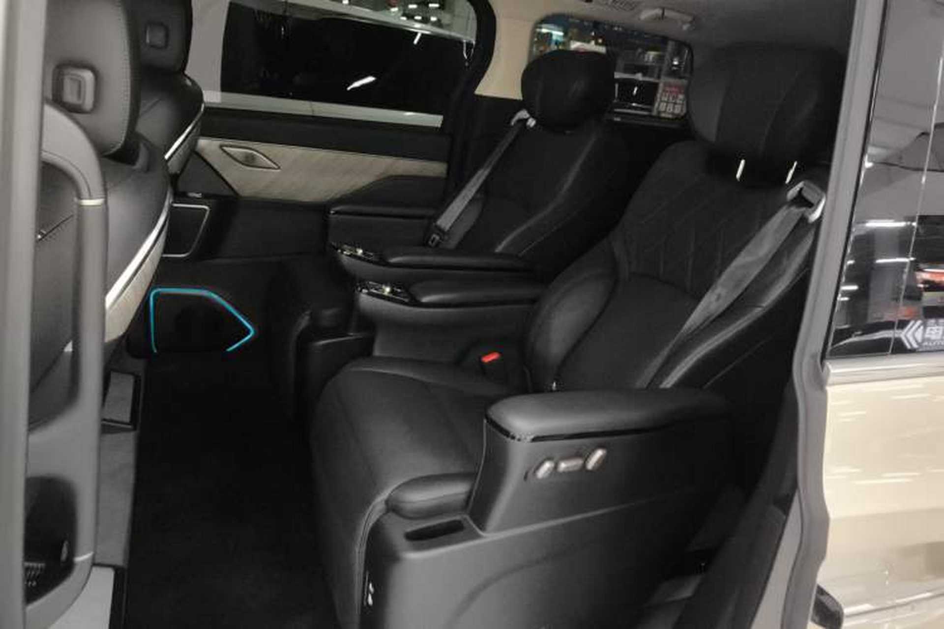 Used Wey Gaoshan 2025 Four-Wheel Drive Alpine 8 Left Rear Seat