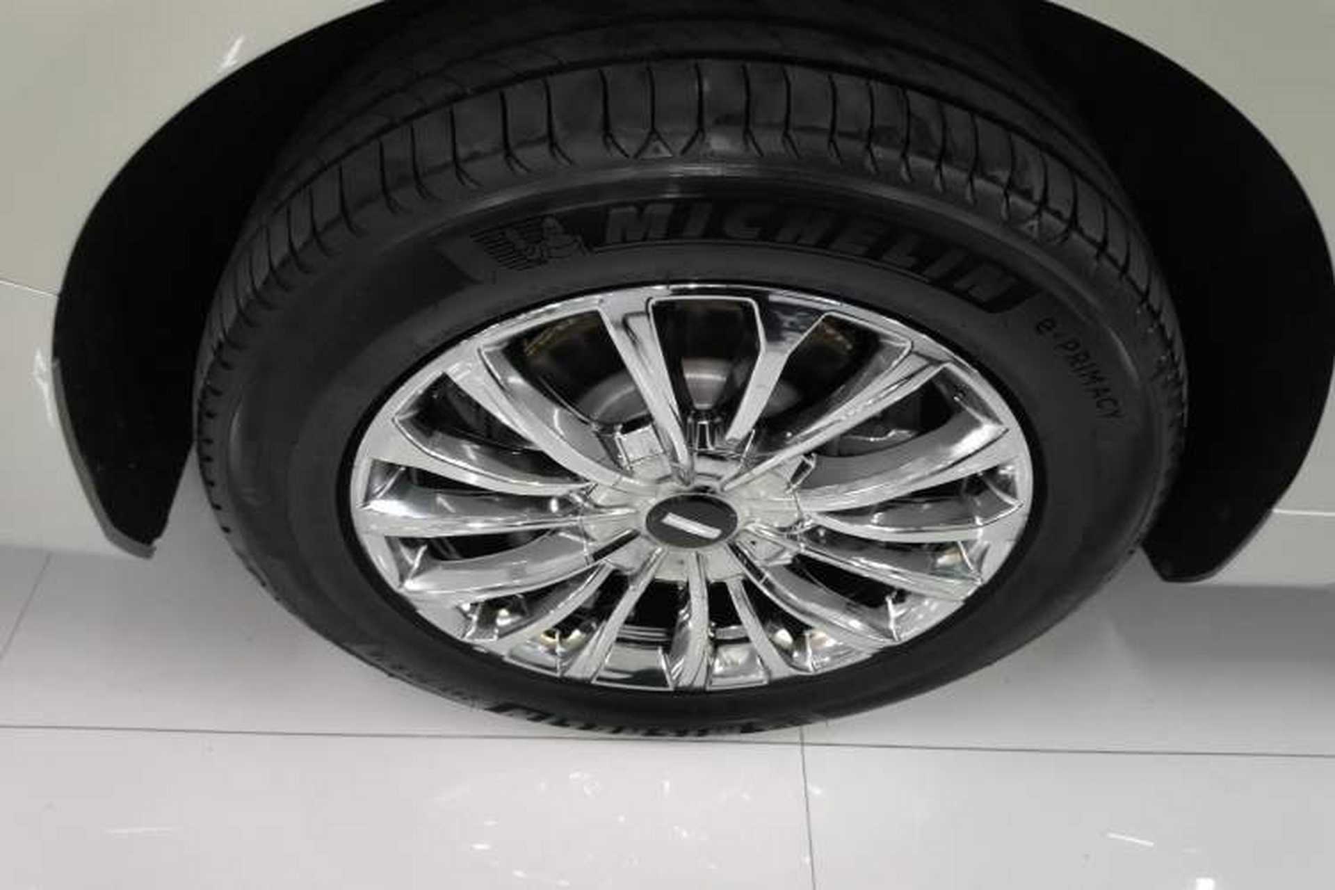 Used Wey Gaoshan 2025 Four-Wheel Drive Alpine 8 Right Rear Wheel Hub