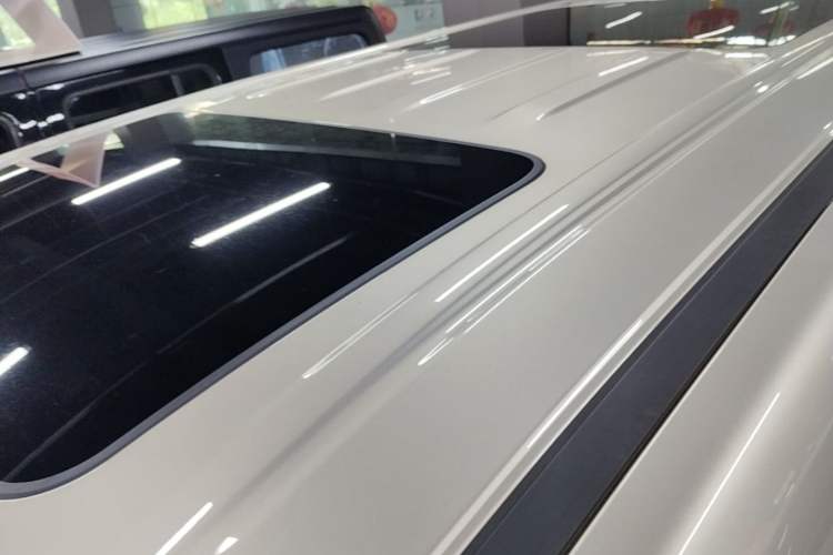 Used Wey Gaoshan 2025 Four-Wheel Drive Alpine 8 Roof