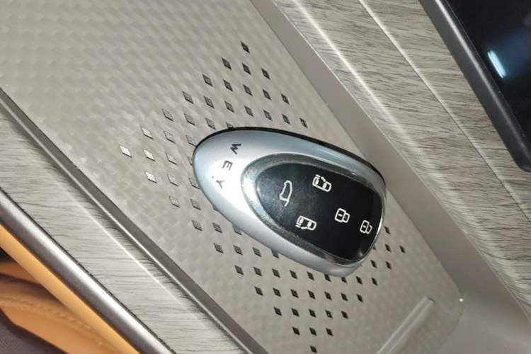 Used Wey Gaoshan 2025 Four-Wheel Drive Alpine 8 Vehicle Key