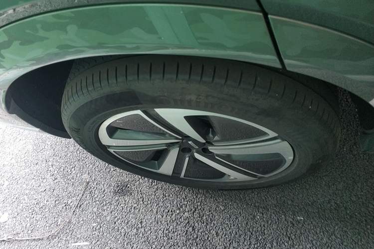 Used Wey Lanshan 2025 Four-Wheel Drive Ultra Right Rear Wheel Hub