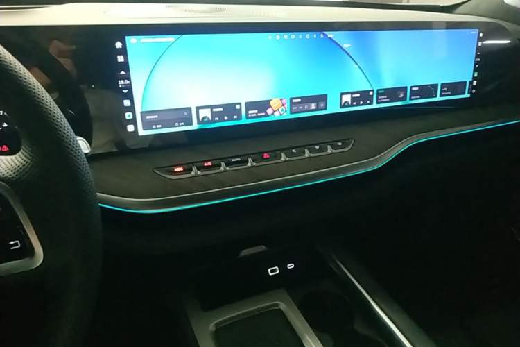Used Wey Lanshan 2023 Four-Wheel Drive Ultra-Long Range Version Audio And AC Panel