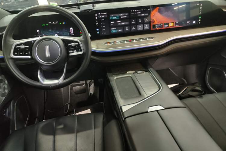 Used Wey Lanshan 2023 Four-Wheel Drive Ultra-Long Range Version Center Console