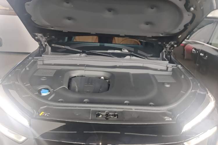 Used Wey Lanshan 2023 Four-Wheel Drive Ultra-Long Range Version Engine Bay