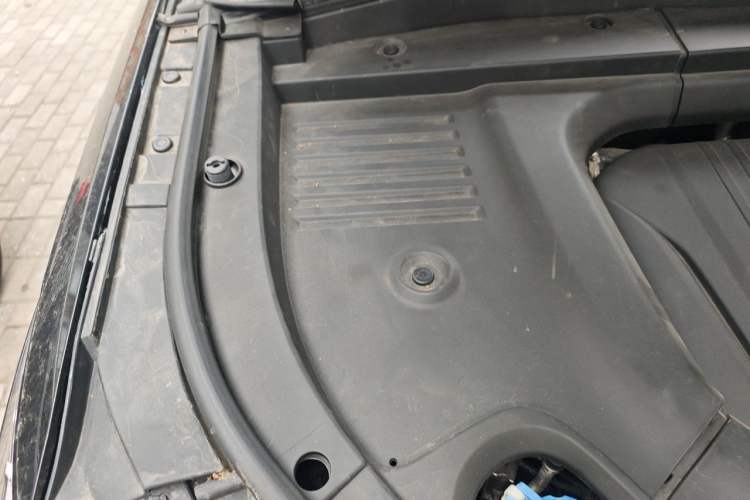 Used Wey Lanshan 2023 Four-Wheel Drive Ultra-Long Range Version Engine Bay Right