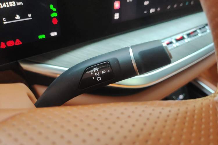 Used Wey Lanshan 2023 Four-Wheel Drive Ultra-Long Range Version Gear Lever