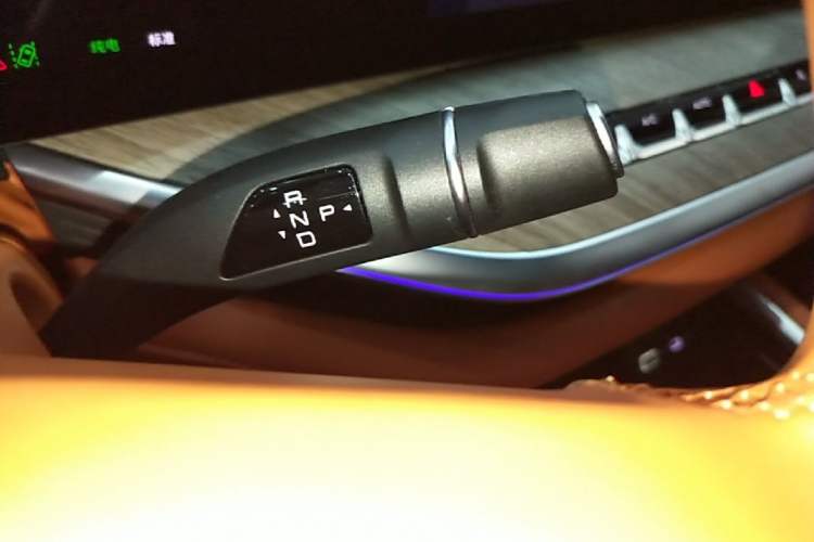Used Wey Lanshan 2023 Four-Wheel Drive Ultra-Long Range Version Gear Lever