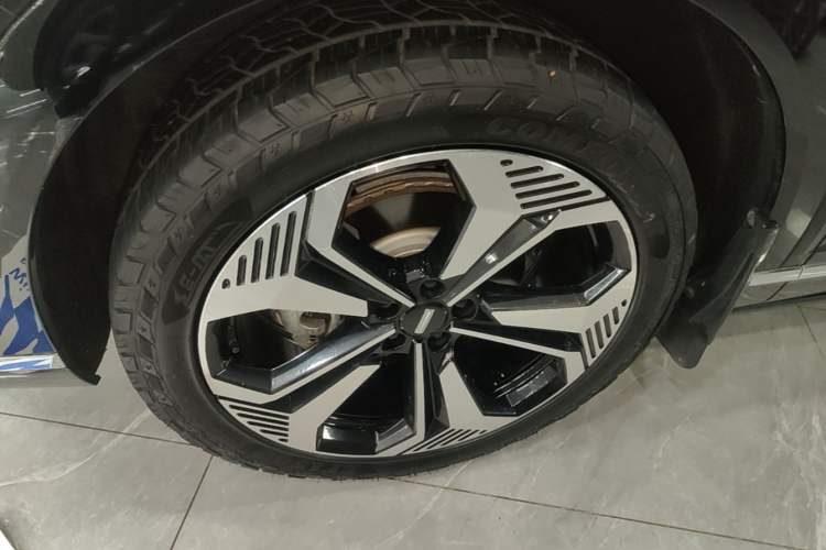 Used Wey Lanshan 2023 Four-Wheel Drive Ultra-Long Range Version Left Front Wheel Hub