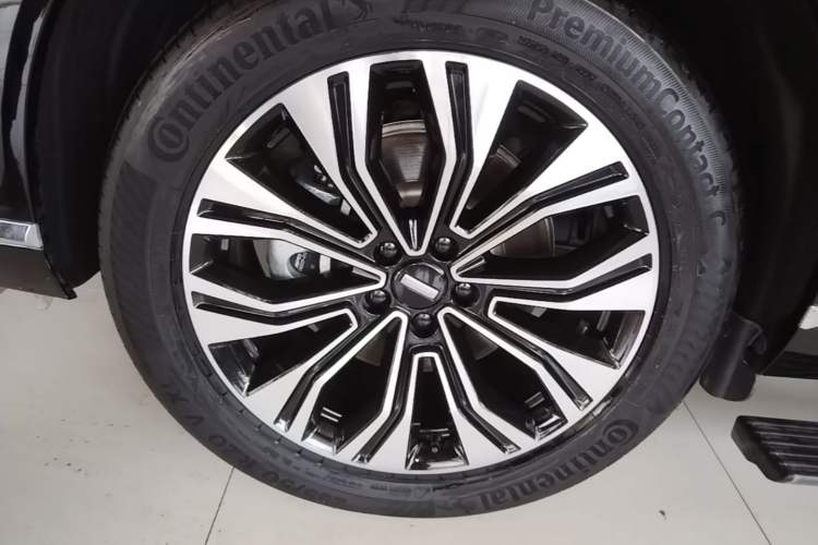 Used Wey Lanshan 2023 Four-Wheel Drive Ultra-Long Range Version Left Front Wheel Hub