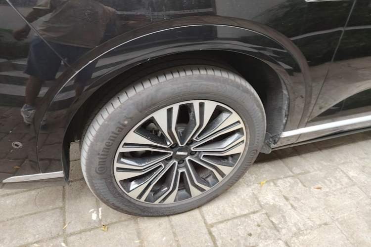 Used Wey Lanshan 2023 Four-Wheel Drive Ultra-Long Range Version Left Front Wheel Hub