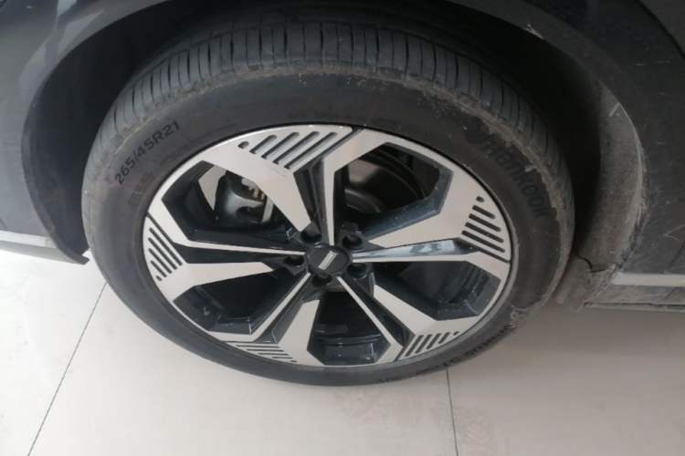 Used Wey Lanshan 2023 Four-Wheel Drive Ultra-Long Range Version Left Front Wheel Hub