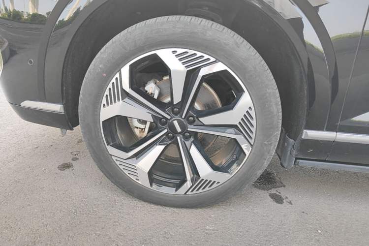 Used Wey Lanshan 2023 Four-Wheel Drive Ultra-Long Range Version Left Front Wheel Hub