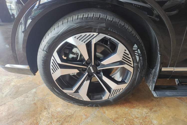Used Wey Lanshan 2023 Four-Wheel Drive Ultra-Long Range Version Left Front Wheel Hub