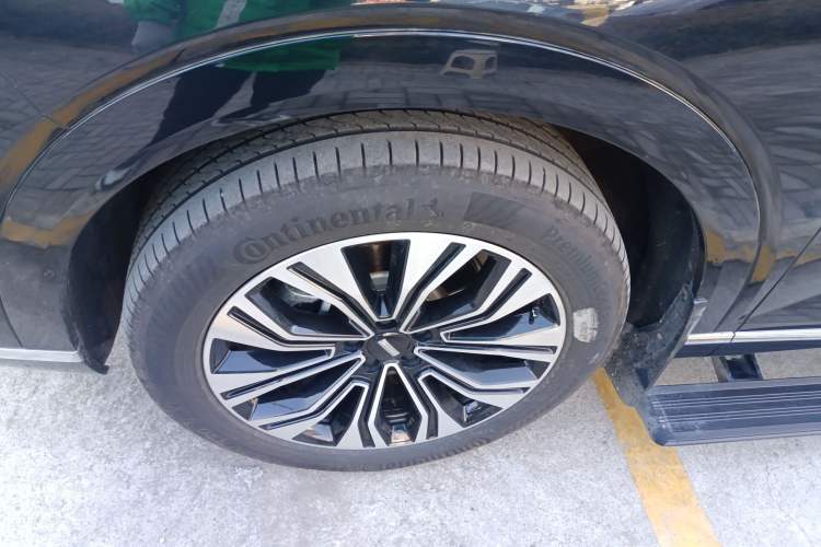 Used Wey Lanshan 2023 Two-Wheel Drive Long-Range Version Left Front Wheel Hub