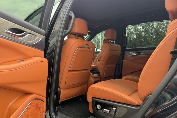 Used Wey Lanshan 2023 Four-Wheel Drive Ultra-Long Range Version Left Rear Seat