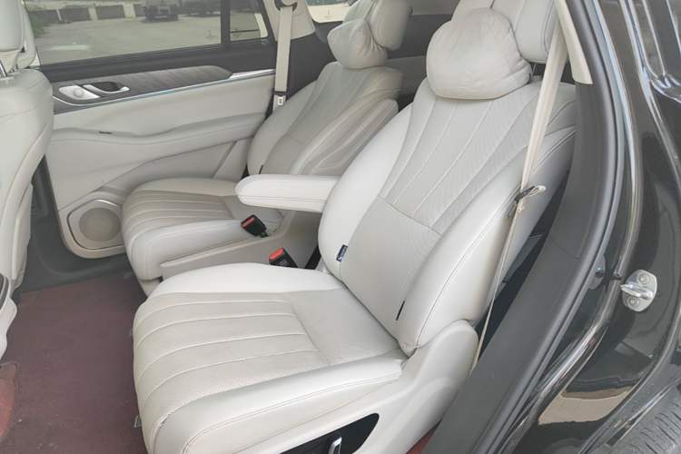 Used Wey Lanshan 2023 Four-Wheel Drive Ultra-Long Range Version Left Rear Seat