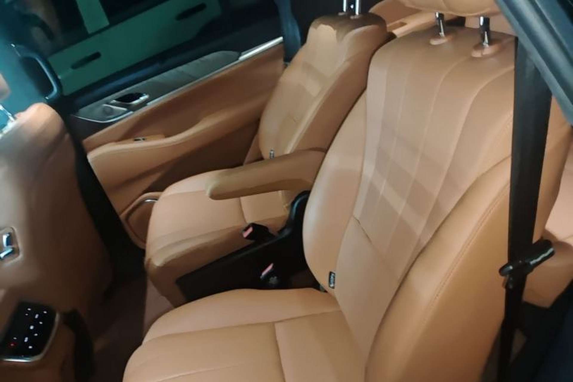 Used Wey Lanshan 2023 Four-Wheel Drive Ultra-Long Range Version Left Rear Seat