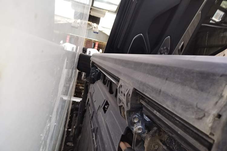 Used Wey Lanshan 2023 Four-Wheel Drive Ultra-Long Range Version Left Side Sill