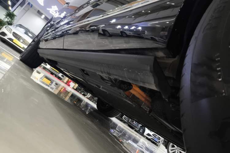 Used Wey Lanshan 2023 Four-Wheel Drive Ultra-Long Range Version Left Side Sill