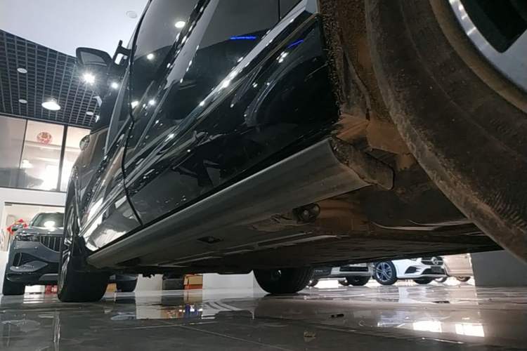 Used Wey Lanshan 2023 Four-Wheel Drive Ultra-Long Range Version Left Side Sill