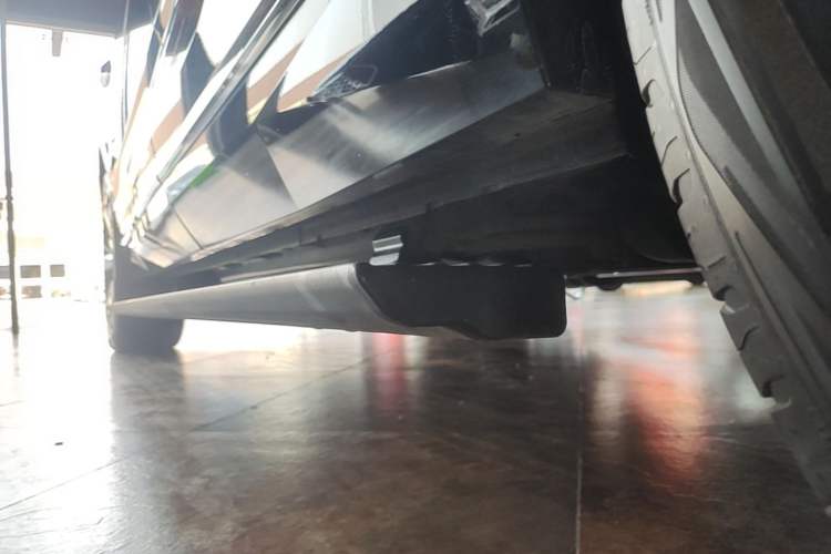 Used Wey Lanshan 2023 Four-Wheel Drive Ultra-Long Range Version Left Side Sill