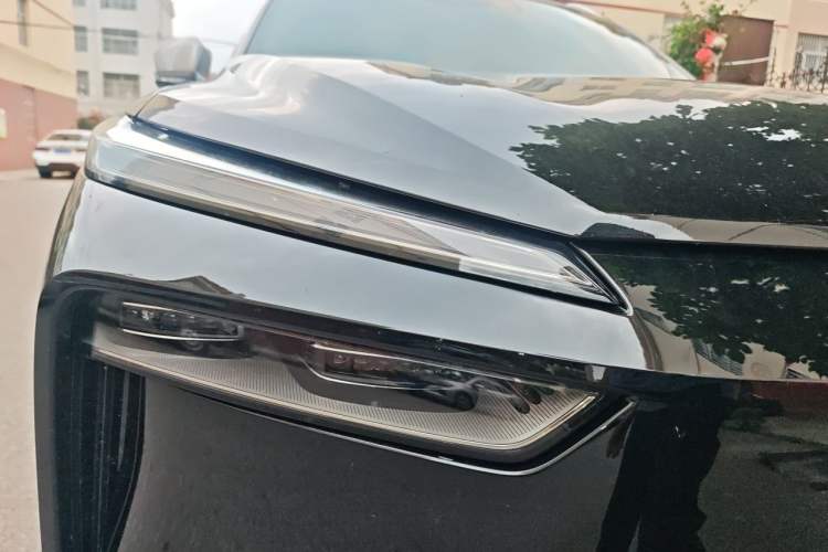 Used Wey Lanshan 2023 Four-Wheel Drive Ultra-Long Range Version Right Front Headlight